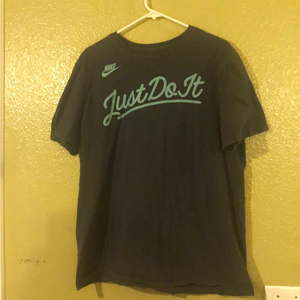 Nike tee
